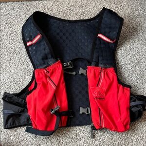 Nathan hydration vest